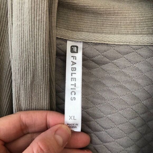 Fabletics XL Astoria Quilted Shrug Gray Cardigan Sweater - Picture 3 of 8